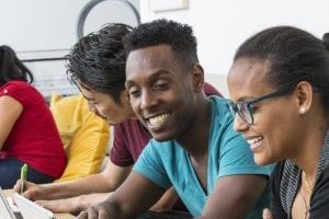 Emigrantët, për të mohuar azilin, gjyqtarët duhet të provojnë se në vendin e origjinës nuk ka rrezik për jetën