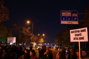 “Bashkë për të bërë ndryshimin”, banorët protestë te Unaza