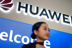 Huawei, Lista e zezë amerikane do të dëmtojë miliarda konsumatorë