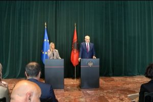 Mogherini radhit tre sukseset e Shqipërisë: Punoni pa dasi për integrimin në BE