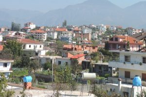 Jepen 1.8 mln euro për pronarët e tokave të zëna nga ndërtime pa leje