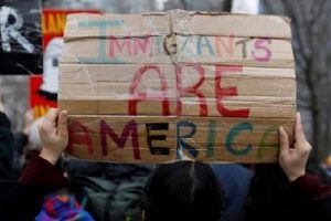 Kërkoi dëbimin e imigrantëve të rinj të braktisur nga familja, Gjykata rrëzon Trump-in
