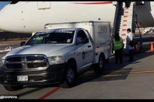 42-vjeçari humb jetën në avion pasi konsumoi 246 qese me kokainë