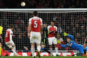 Arsenal me një këmbë në finale,  Chelsea barazon me Frankfurtin.