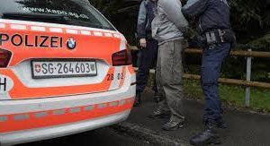 SHKATËRROHET GRUPI I TRAFIKANTËVE SHQIPTARË NË ZVICËR, ARRESTOHEN 14 PERSONA
