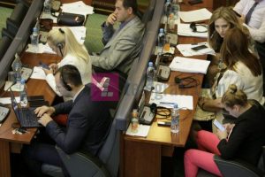 LISTA SERBE FITON ZGJEDHJET E JASHTËZAKONSHME NË KOSOVË.