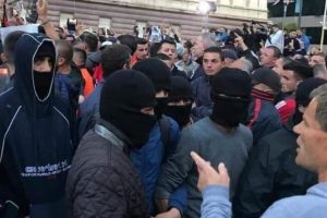 Balla thirrje  Bashes: Ndalo sulmin ndaj Shqiperise !