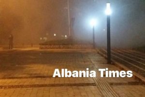 Kapsollet brenda rrethimit te xhamise