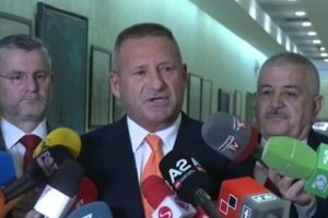Nard Ndoka thirrje Bashës: Deklaro publikisht se s’do ketë taksë për rrugët dhe se do ulësh çmimet