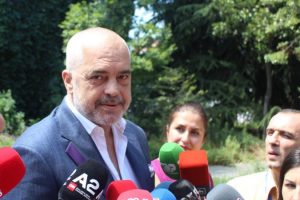 Pritet “furtunë” te Tatimet, Rama: Ja mesazhi për drejtorët