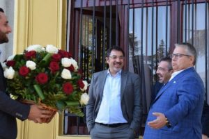 Fino e Çuçi kapen ‘mat’, çfarë po bëjnë ‘fshehtas’ pas pemës