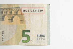 Kartëmonedha prej 5 euro që vlen sa 500, verifikoni mos e keni
