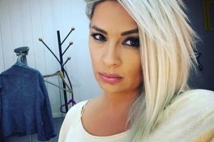 Rozana bllokon gjithë VIP-at shqiptar në Instagram, ‘ankesa’ pa fund në inboxin e artistes