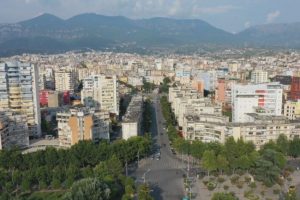 Qeveria heq bllokimin, nga 1 korriku 100 tendera të rinj nga bashkitë