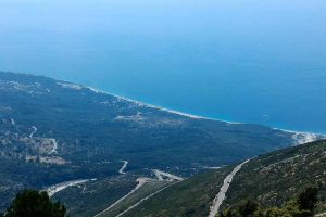 Trafiku i rënduar Orikum-Palasë gjatë verës, policia ndalon qarkullimin e këtyre mjeteve