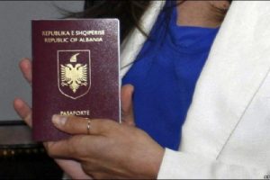 Njoftim i rëndësishëm për të gjithë ata që iu skadon pasaporta këtë fundvit
