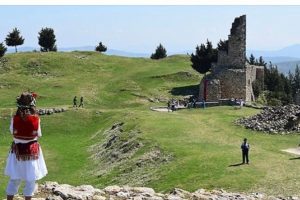 Kalaja e Kaninës/ Supriza e polakëve që kalojnë pushimet në Vlorë.
