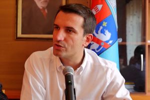 Menjëherë pas rikonfirmimit edhe për një mandat të dytë në krye të Bashkisë së Tiranës, Erion Veliaj është ftuar në Londër nga Banka Europiane për Rindërtim dhe Zhvillim (BERZH) për të vijuar investimet në Tiranë.
