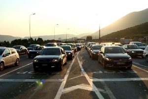 Festa e Kurban Bajramit dhe pushime në Shqipëri/ Fluks kosovarësh në doganën e Morinës