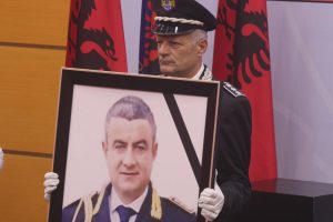Arrestohet i akuzuari si ndërmjetës në vrasjen komisar Artan Cukut