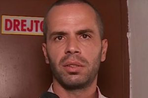 Plagosja në Vlorë/ Zbardhet dëshmia e ish-të dënuarit për vrasje: Më plasi telefoni në dorë (Detajet)