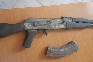 Finalizohet operacioni i koduar “Mifoli”Sekuestrohen lëndë narkotike, një armë zjarri dhe municione.
