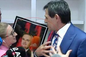 Meta me kokë poshtë në zyrën e Mziut, si u zbraz zyra e ish-kryebashkiakut ku qendroi për 12 vjet