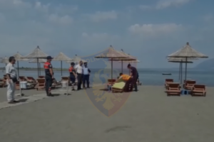 Lirohen 4500 metra katror plazh, e pëson dhe drejtori i Bashkisë