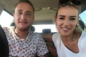 Pasi tha se e dashura e tradhëtoi, Rezart Veleshnja filmohet në momente romantike me një vajzë
