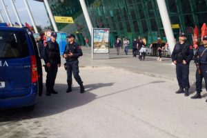 Ishin në kërkim ndërkombëtar/ Arrestohen dy persona në Rinas