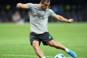 Shaqiri i frymëzuar përpara finales, shikoni si e deh portierin dhe ia zhduk topin