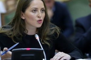 “Ku qendron problem këtu?!”, Briseda Shehaj futet bujshëm në skenën mediatike. I besohet posti i drejtoreshës në TV e njohur