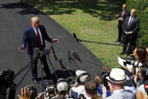 Gazetari i dytë padit në gjykatë administratën Trump