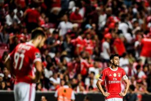 Benfica, byzylyk elektronik për të kontrolluar lojtarët: “Ka një shtetrrethim”
