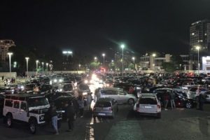 Lajmi i rremë shkakton panik e tmerr, njerëzit vërshojnë nëpër rrugë.
