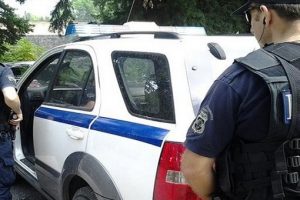 Jetë dhe makina luksoze, arrestohet çifti shqiptar. Detyronin të miturat të prostituonin, deri në 50 takime në ditë