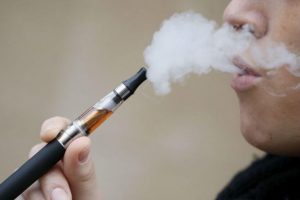 “Cigarja elektronike”, shënohet viktima e dytë brenda 1 muaji