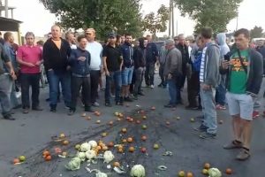 Bashkia e Korçës ‘gjen’ zgjidhje për tregun: Lejohen të shesin vetëm natën