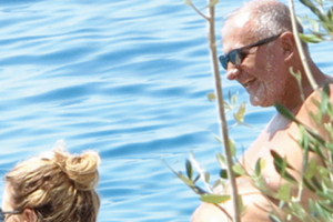 FOTO/ Si duket me bikini Monika Kryemadhi, shfaqet e relaksuar në Jalë