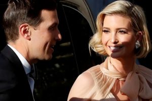 Elegante dhe plot sharm puthet me…/E bija e Trump shkëlqen në eventin VIP në Romë