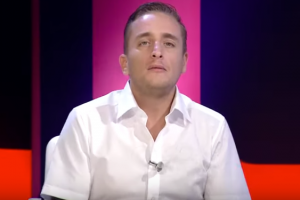“O vëllai merr pak pushim”, Rezart Veleshnja imiton në emision Edi Ramën