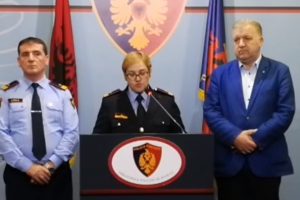 Arrestimi i Tesi Bashos, Policia jep DETAJE: Në pranga edhe i vëllai, pjesë e bandës së Llanajve, vrau dy prostituta në 2008-ën në Itali (Si tentoi t’i ikë policisë duke hapur zjarr)