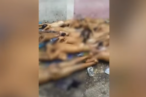 Pamje të rënda/ Të burgosurit rrinë shtrirë lakuriq në dysheme dhe goditen nga oficerët e burgut