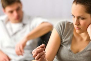 Divorcet në rritje, boom padish për pension ushqimor, ekspertët: Duhet VKM për minimumin jetik për fëmijët