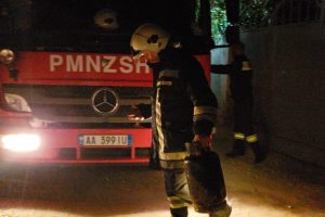 Shpërthen bombula e gazit, fal ndërhyrjes së Zjarrfikses parandalohen flakët.