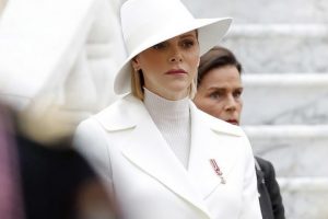 Të gjithë sytë tek princesha e Monakos, pse nuk qesh kurrë biondja bukuroshe