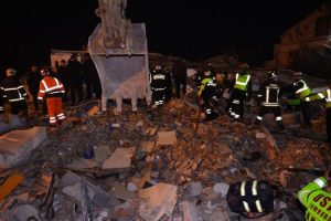 Sot ditë zie kombëtare. Vijon kërkimi për të mbijetuar, 26 viktima e 657 të lënduar
