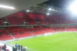 Emri i stadiumit, logo e “Air Albania” vendoset në stadium