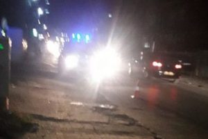 Përplasen dy makina në Vlorë, plagoset një person