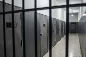 Përcillte në burgje mesazhet e bosëve të mafias më të rrezikshëm, vihet në pranga politikani i njohur